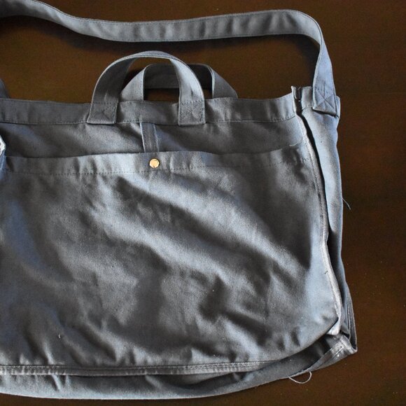 TOTE brand tote bag and laptop case - Navy - Picture 6 of 7